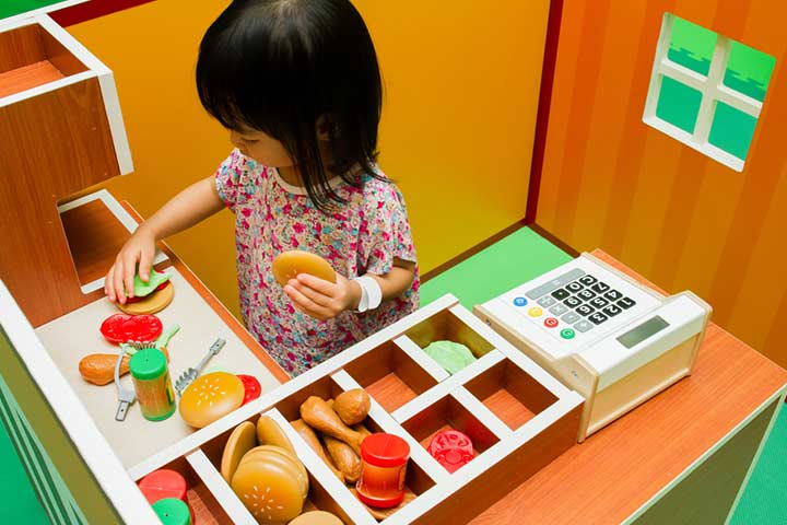 توسعه مهارت هماهنگی چشم و دست با اسباب بازی ها