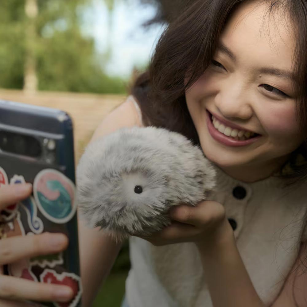 معرفی عروسک مافلین هوش مصنوعی | نسل جدید دوست کودک در سال 2025